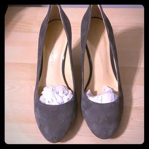 Banana Republic gray shoes size 8
